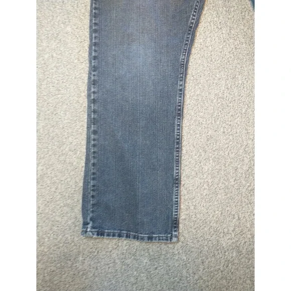 Wrangler Jeans Mens 36x30 Blue Premium Denim 97LRWBI Straight Leg Relaxed Fit - Picture 7 of 16